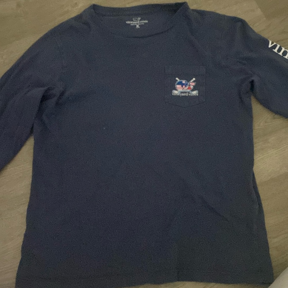 Vineyard vines, dark blue hockey, long sleeve shirt, kids medium